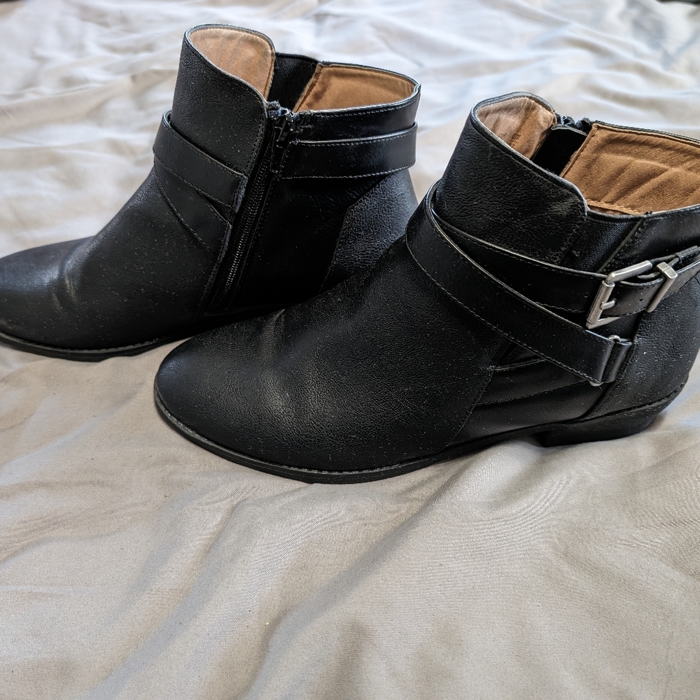 Women's Size 10 LifeStride Black Booties